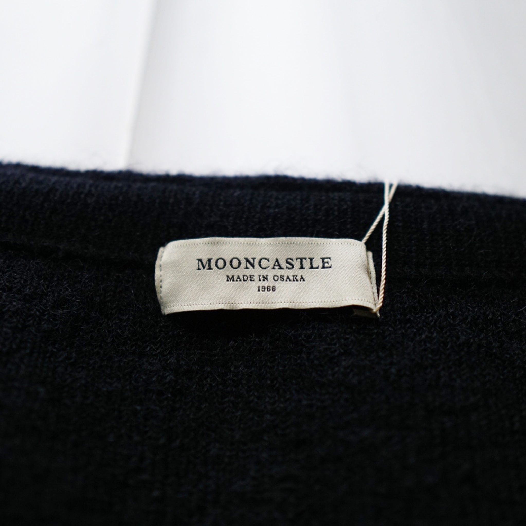 ムーンキャッスル MOONCASTLE アンゴラキッドモヘア Vネック
